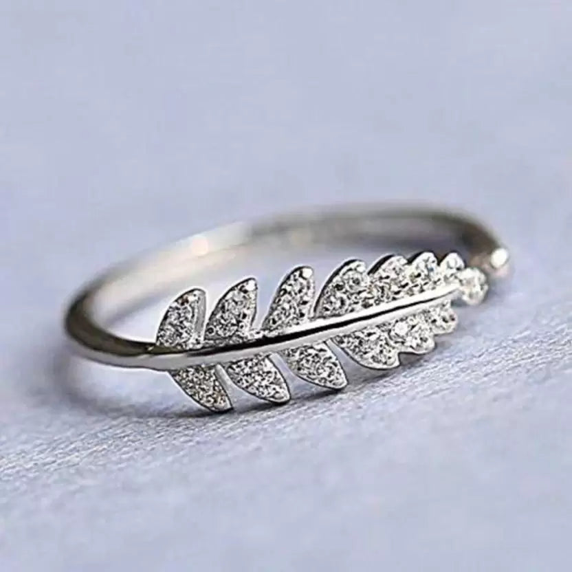 Leaf design ring with silver color